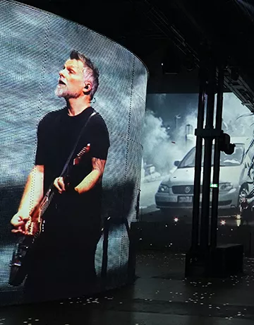 guitariste indochine concert