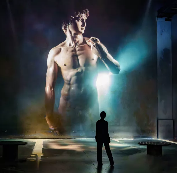 statue renaissance david fumée